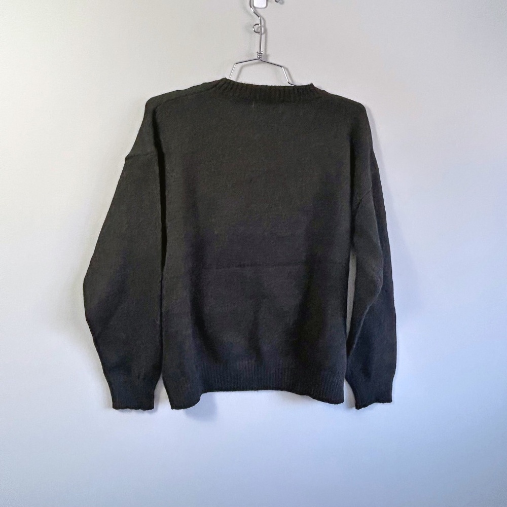 NWT soft warm knit pullover with 3D textured bear wearing a beanie and scarf - Picture 5 of 11